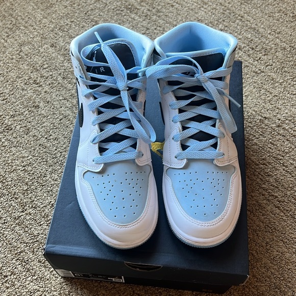 Nike Air Jordan 1 mid se (GS) - Picture 2 of 6